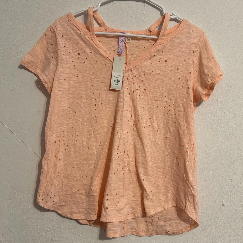 NWT Medium Alya Francescas Peach Color Distressed Short Sleeve Shirt